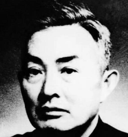 1952年，漂泊十五年的陈昌浩终于回到了祖国，可眼前的一切早已物是人非，妻子已经