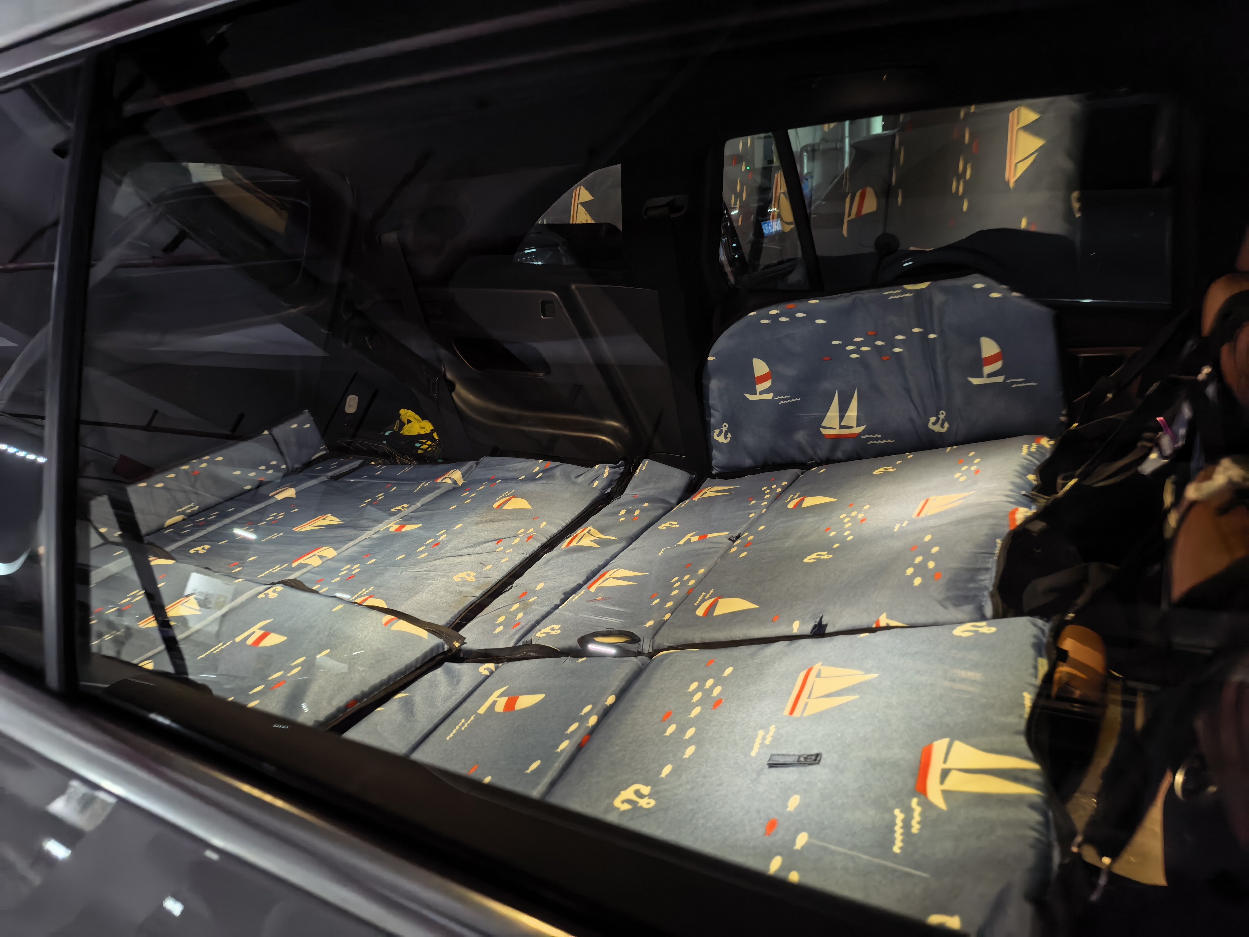 邻居已经做好了开车回老家的准备