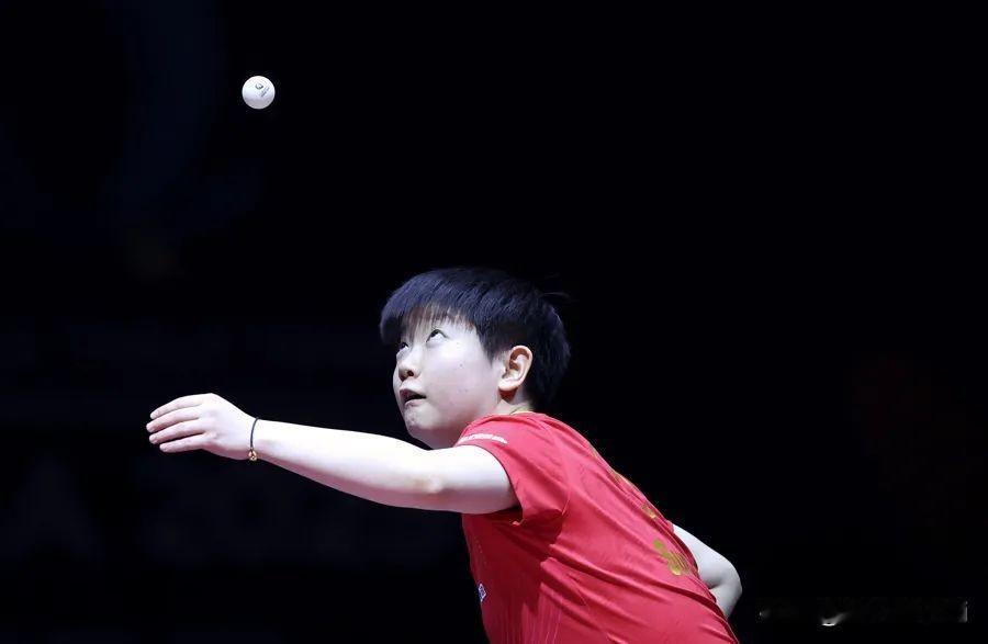 我很佩服孙颖莎，王曼昱两人，在场上拼的热火朝天，针尖对麦芒，你争我夺。没想到结束