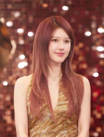 随着天津银河酷娱文与“奶妈”赵露思的事情破裂，银河酷娱多个股东退出，让银河酷娱成