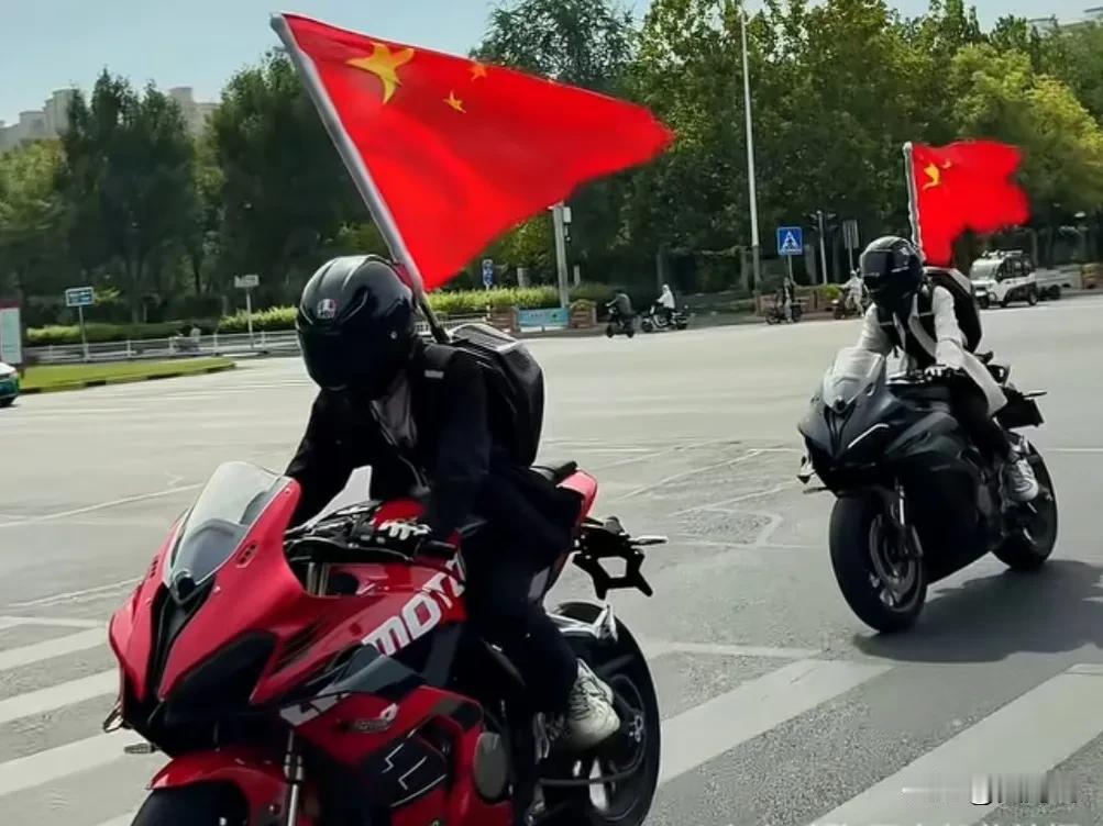 这是00后少年的新时尚，就问你飒不飒美不美！