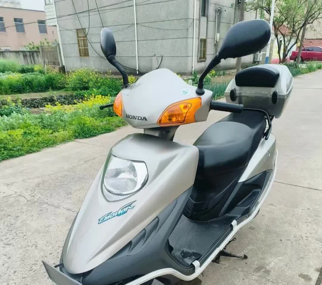 为什么二手的电动车电摩贬值大？为什么摩托车贬值小？因为二手的电动车电摩，你买