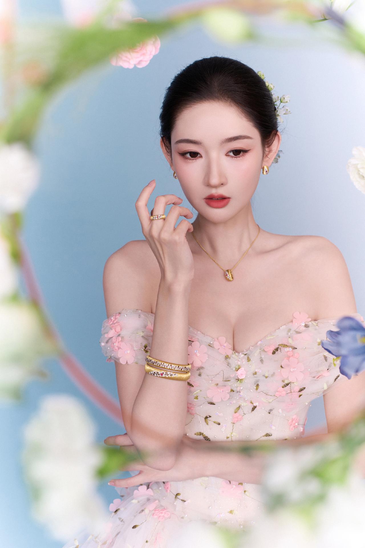 被身材与美貌"震撼到晕眩"[滑稽笑]王玉雯