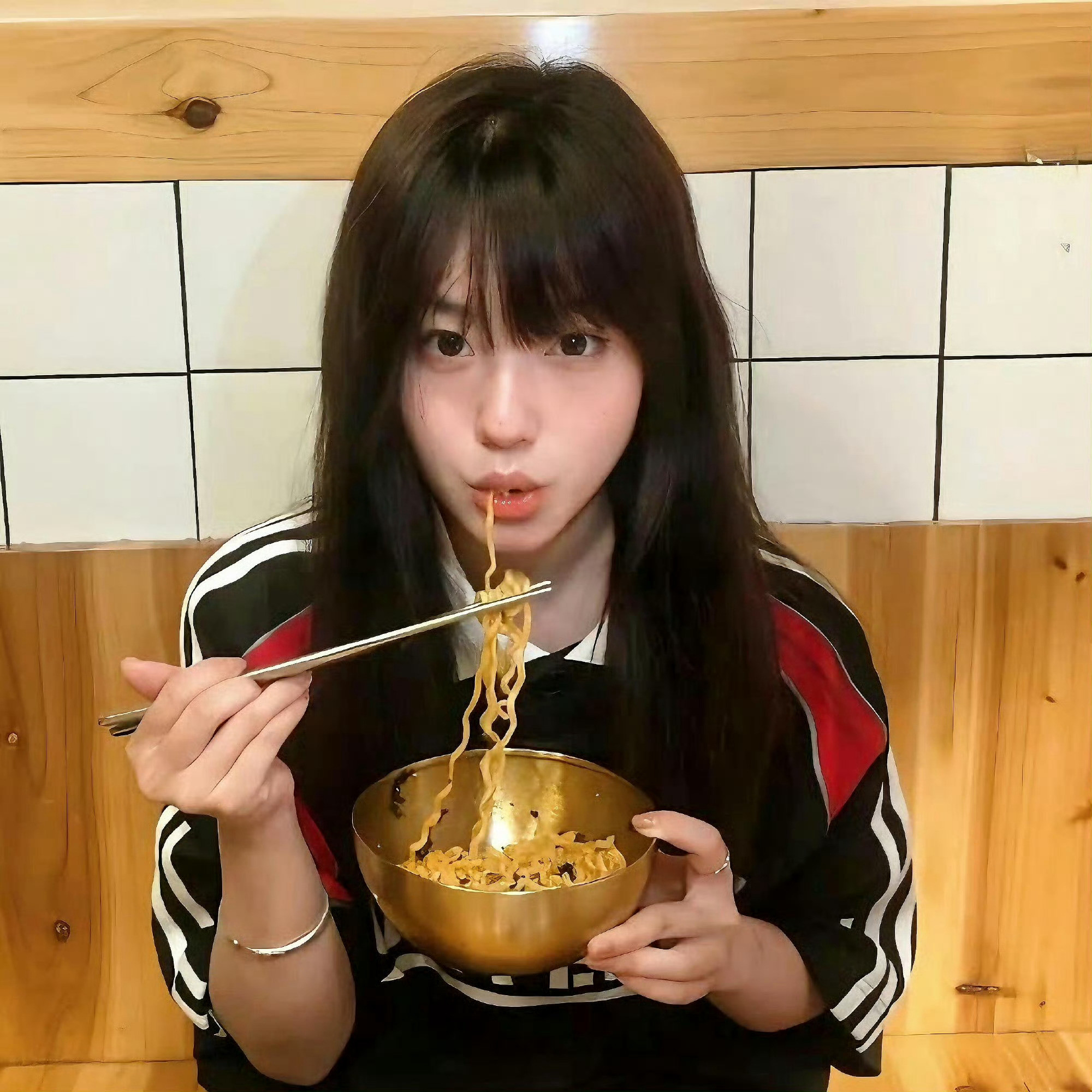 𝙒𝙚𝘾𝙝𝙖𝙩头像分享🍒氛围感头像｜女生头像分享｜高清头像｜优质女头