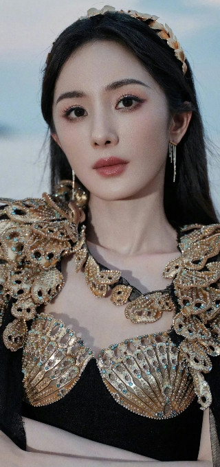 杨幂壁纸精选集锦来袭，美到窒息的视觉盛宴