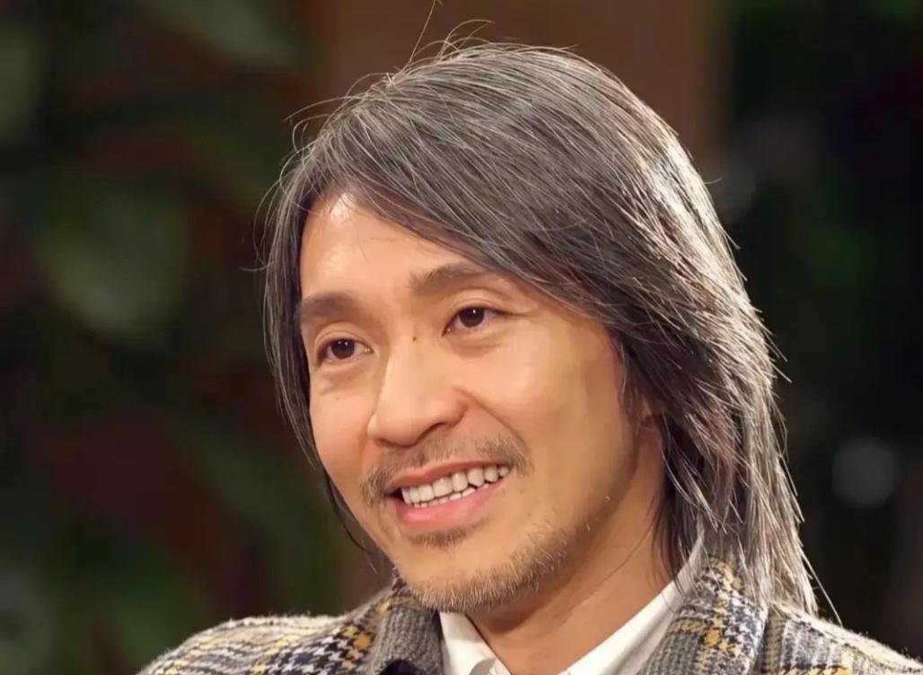 2009年，周星驰给韩三平打了一个电话，语气谦卑：“能不能给我在《建国大业》里