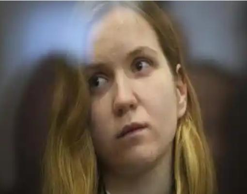 俄罗斯女记者达里娅·希帕切娃，因为给乌克兰亲属汇款，被莫斯科法院以叛国罪一审判了