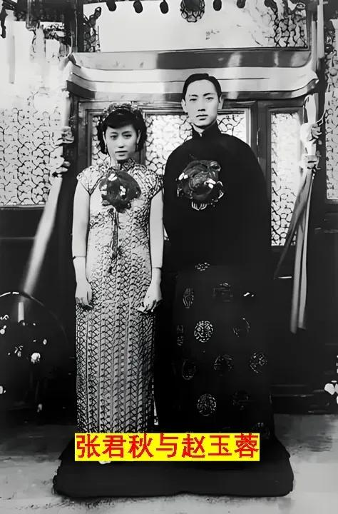 京剧大师张君秋，执意迎娶年仅20岁的女学生。原配妻子又气又委屈，直接收拾行李跑回