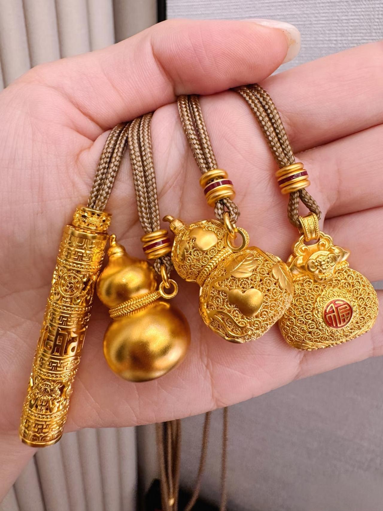 11月7日：金价预测博主集体翻车！说好降息后暴涨，结果连盯五天都稳在916左