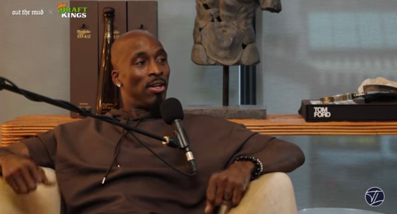 前NBA球员里基·戴维斯在播客节目谈到了詹姆斯：“那年我场均能24分，所以谁被选