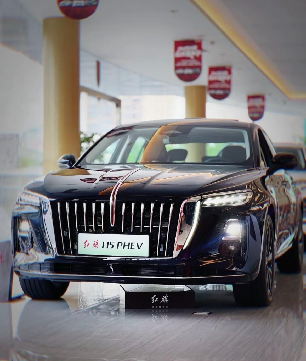 红旗H5PHEV，网络没赢过，现实没输过颜值爆表，回头率200%经典直瀑式格