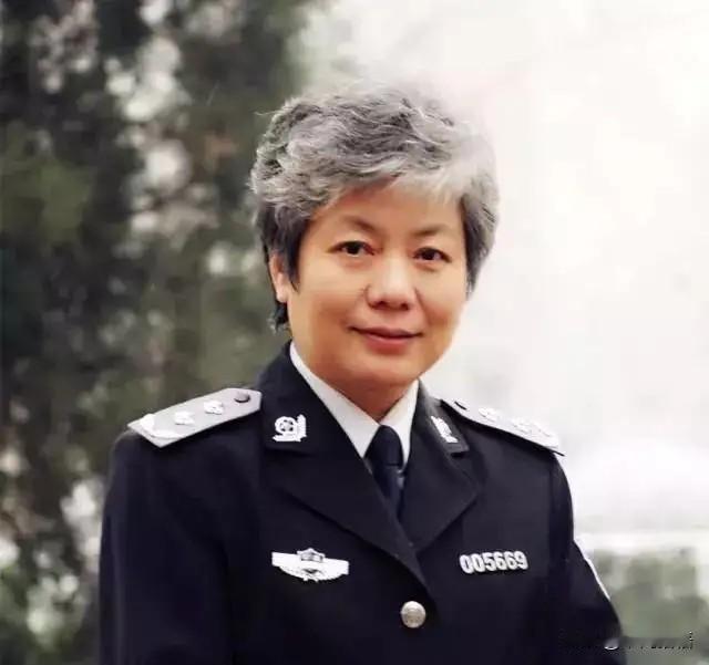 教育专家李玫瑾说：​“性格比能力更决定命运。一个孩子10岁前，最重要的不是玩具