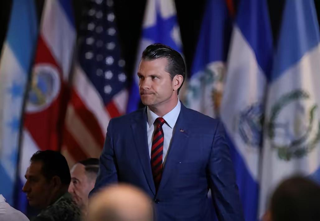 重磅消息！当地时间2026年4月2日，美国国防部长皮特·赫格塞斯免去了陆军参谋长