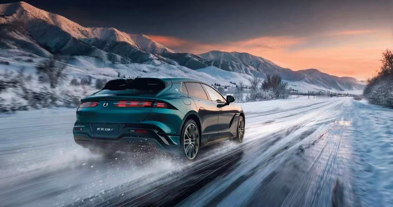 全新腾势Z9GT纯电续航1036公里吹过的牛，转眼就实装上路了。说的就是腾势这次