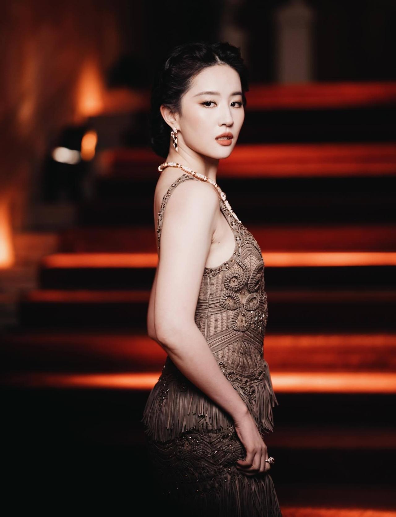 刘亦菲｜BVLGARIEclettica姐此次米兰行的两位海外摄影师镜头