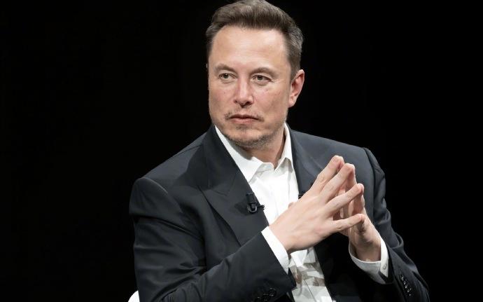 特斯拉批准向马斯克授予9600万股限制性股票，价值约290亿美元。马斯