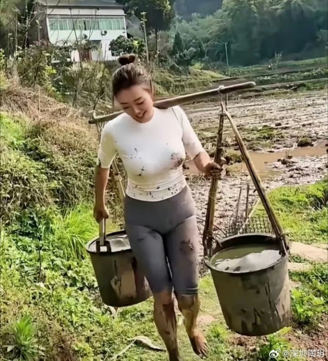 现在农村，愿这么脚踏实地的不多。[赞]​​​​