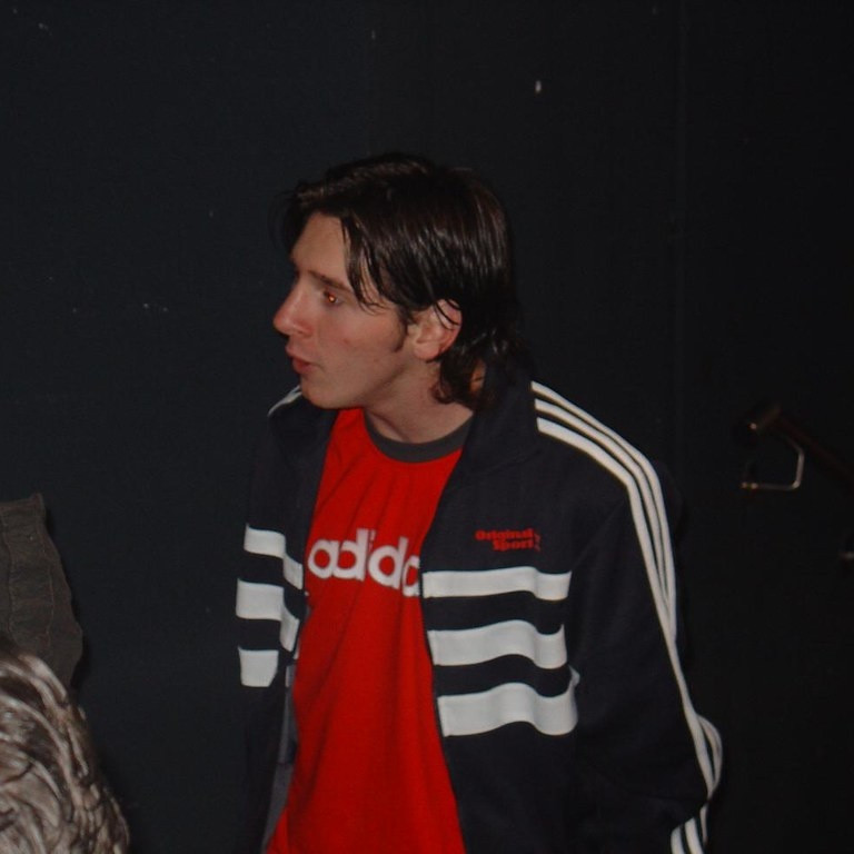 小狗妹夜晚眼睛冒红光