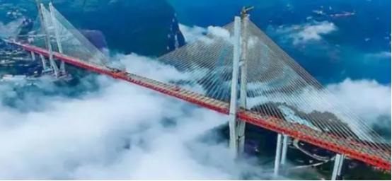 ＂建这座大桥，美国都需要300年，而中国没有3000年完不成！＂听说我国要在峡谷