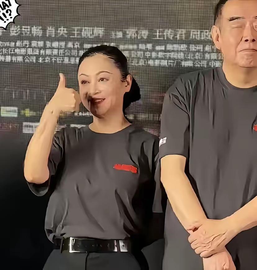 陈凯歌肯定是嫌弃陈红老了！​​​最近陈凯歌和陈红一起出席活动，但是明显的能看出