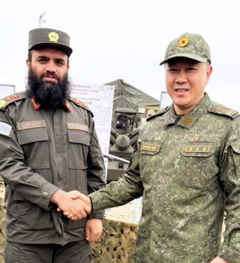 一支庞大的阿富汗塔利班代表团抵达俄罗斯位于乌拉尔山脉切巴尔库尔斯基靶场的“中心-