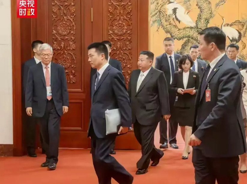 9月4号晚上，作为此次主场外交盛会的压轴戏，中方和来访的朝方金委员长举行了会谈。