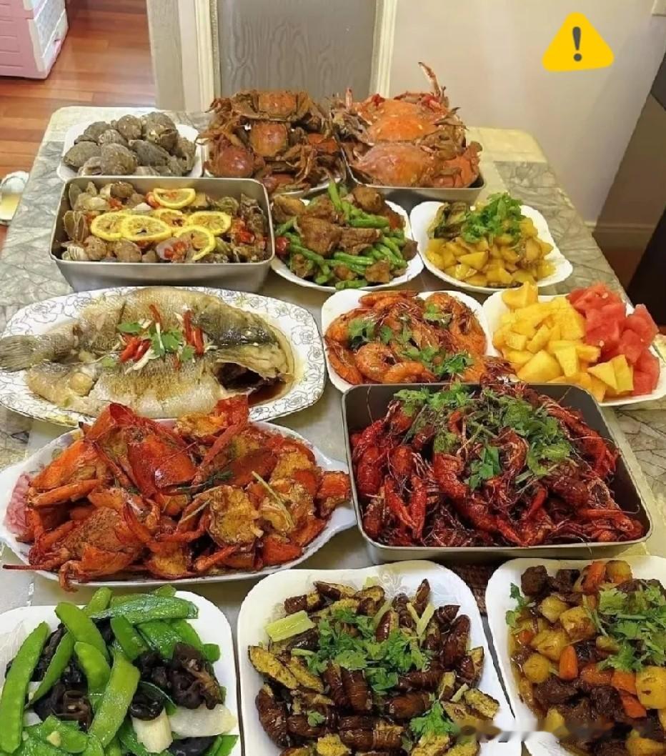 中秋节那天，我忙一早做一桌菜，结果剩大半。老公说倒了吧，我舍不得，那都是钱也是心