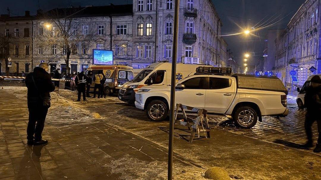 快报！快报！乌克兰的利沃夫市发生恐怖袭击，一名女警身亡。当地时间22日凌晨，乌