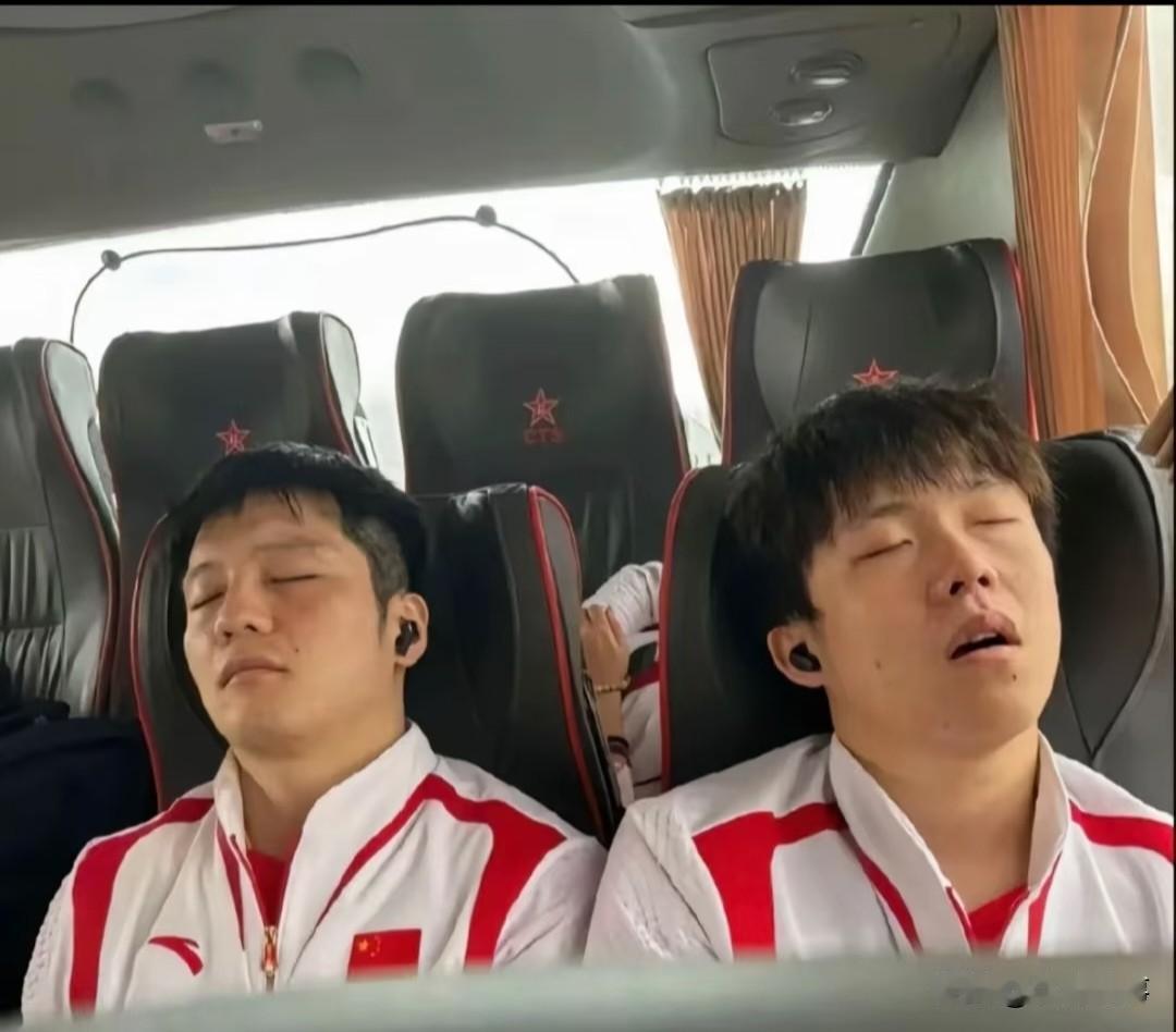 记者问王楚钦，下次跟樊振东打，能不能赢。他说得特别实在，自己也说不准，但心里