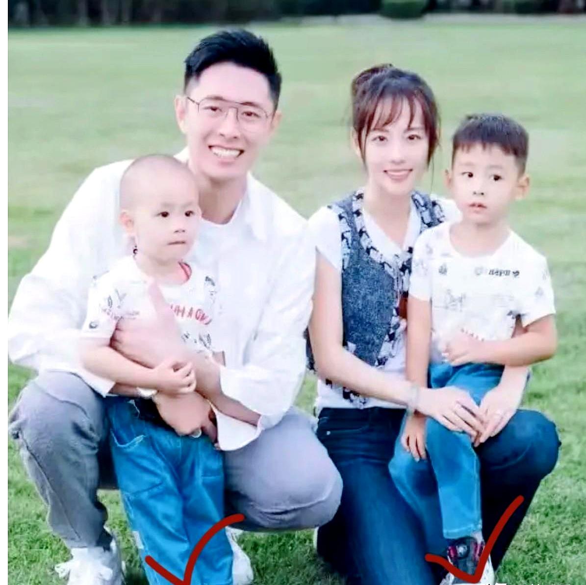 你敢信吗？张嘉倪求了八年的婚礼，买超转头就给刚怀孕的邵晴办了。当年买超对着镜