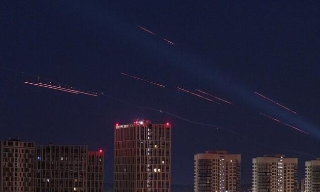 乌克兰可能在莫斯科胜利日前夕进行了无人机夜间袭击演练2025年5月5日晚，俄