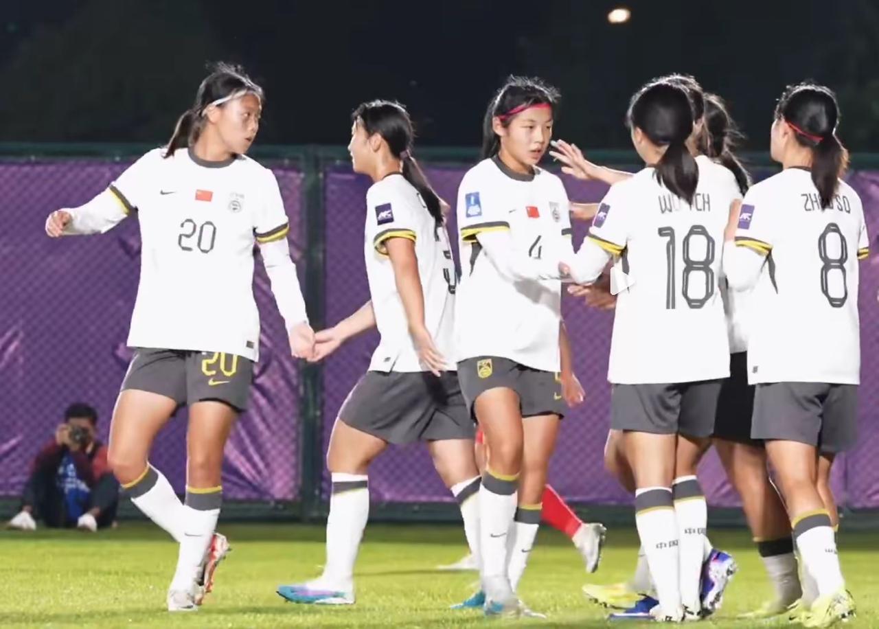 看中国U17女足进三球的三位球员来自哪？首先是最先在U17女足亚洲杯小组赛两