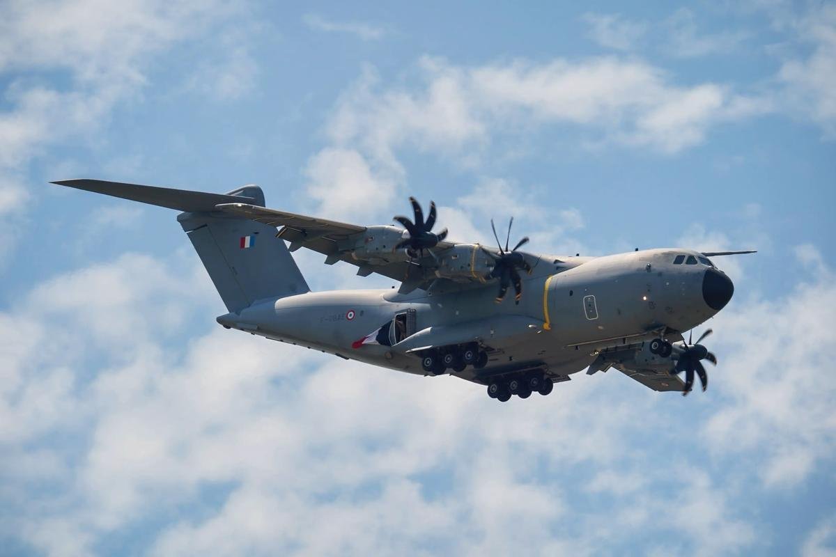 好家伙，东大又一个新玩具，飞了？