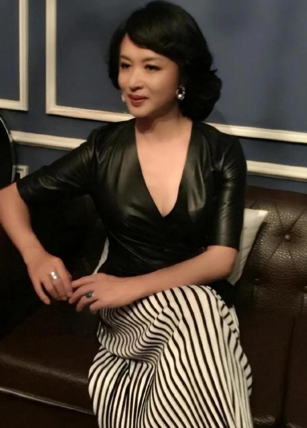金星法国名流圈潇洒！昔日“滚出中国”骂声后，她该被原谅吗？一夜跌落神坛！金星