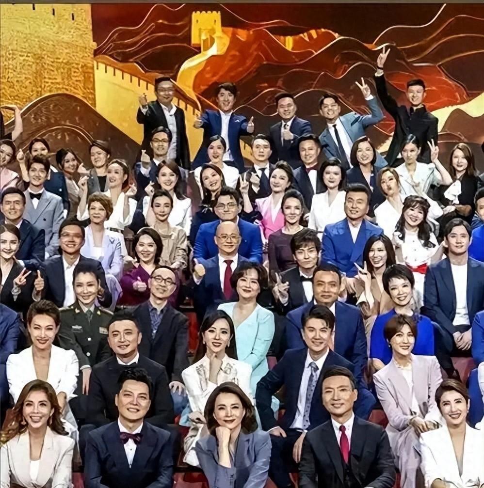 陪睡、开除、隐婚？一场白玉兰奖，撕开娱乐圈最荒诞的“造谣产业链”2025年白玉