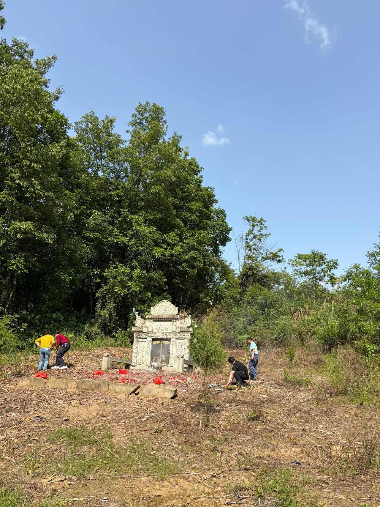 这是这小的投资上坟花几十块钱，都敢许几千万的愿望！可万一就实现了呢？？？