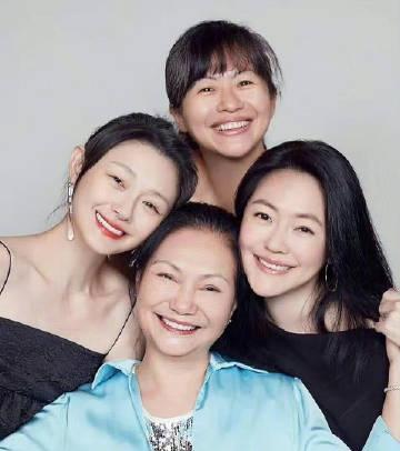 S妈深夜发文征友“有人可以救我吗”，终于理解为什么都说大s才是家里的主心骨了