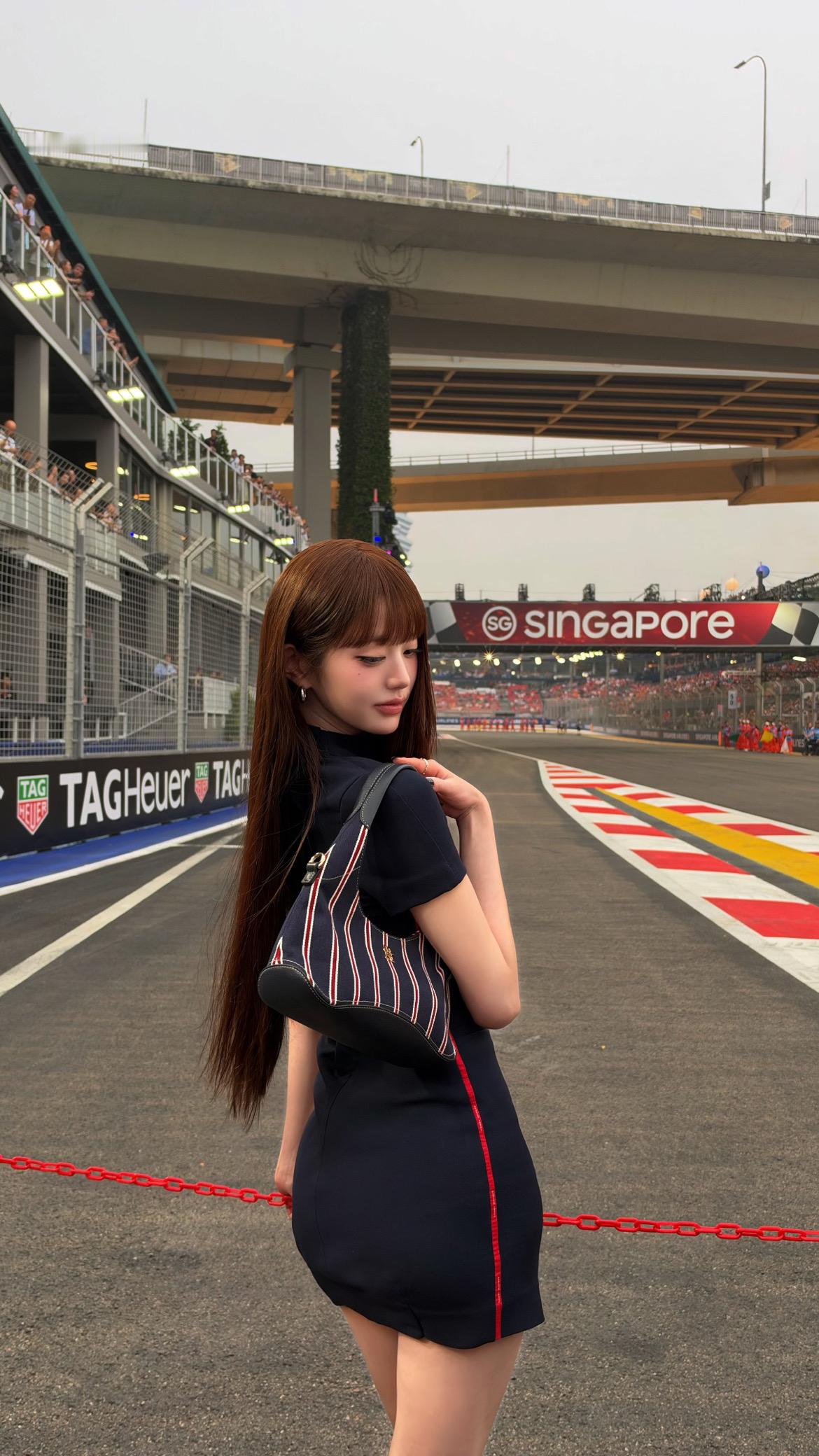 张元英穿搭基础身材就不基础(F1新加坡大奖赛)​​​