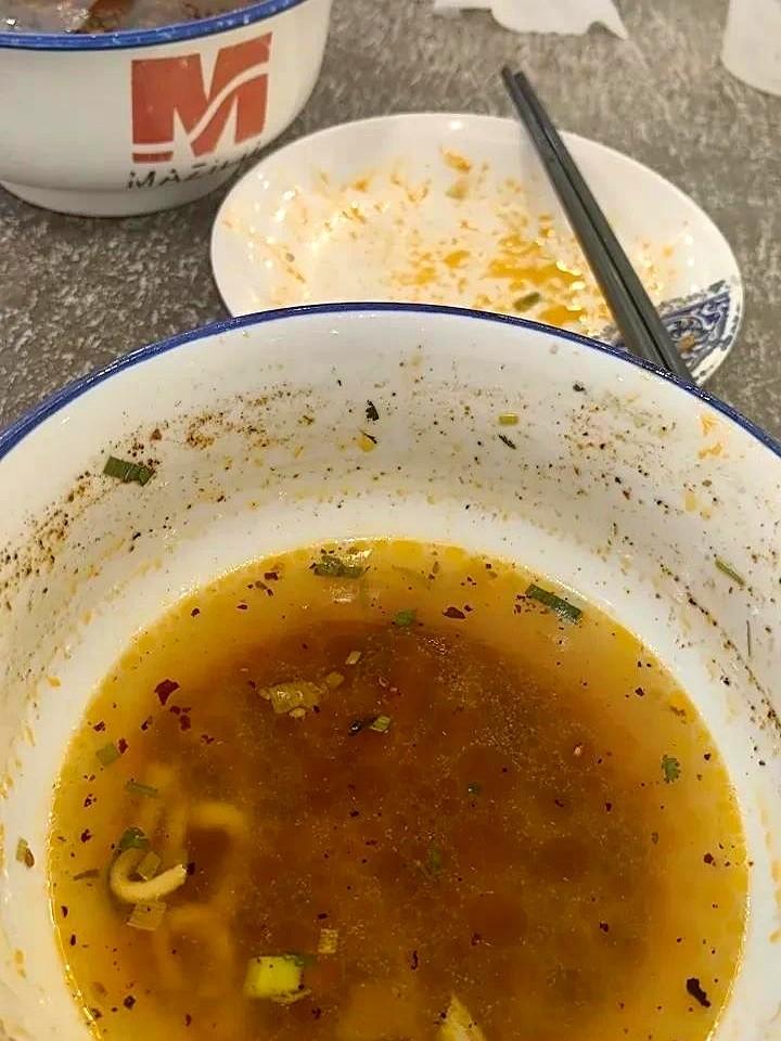 只剩一辆小轿车和两碗牛肉面见证离散的亲情——今天清晨零下三度，写帖子的姑娘和她口