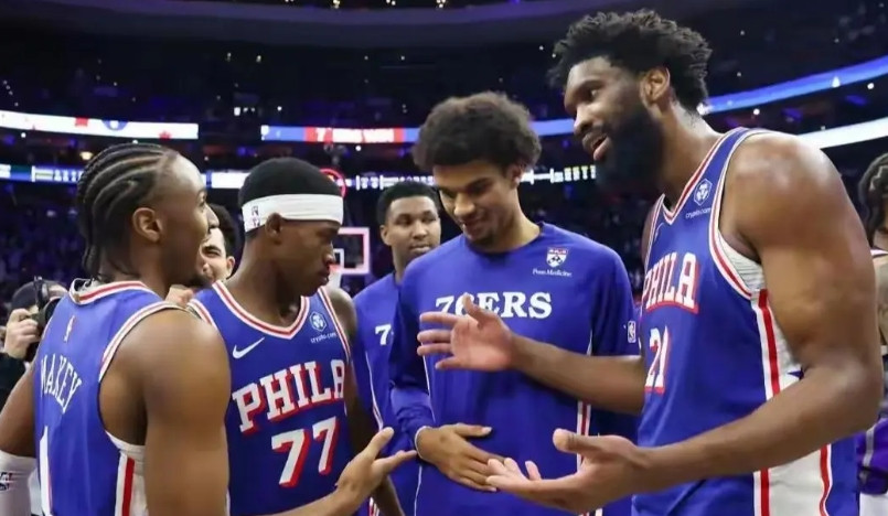 惨败绿军的76人，首轮G1出现了三件怪事！第一个，三分球奇差无比，首轮G1，面