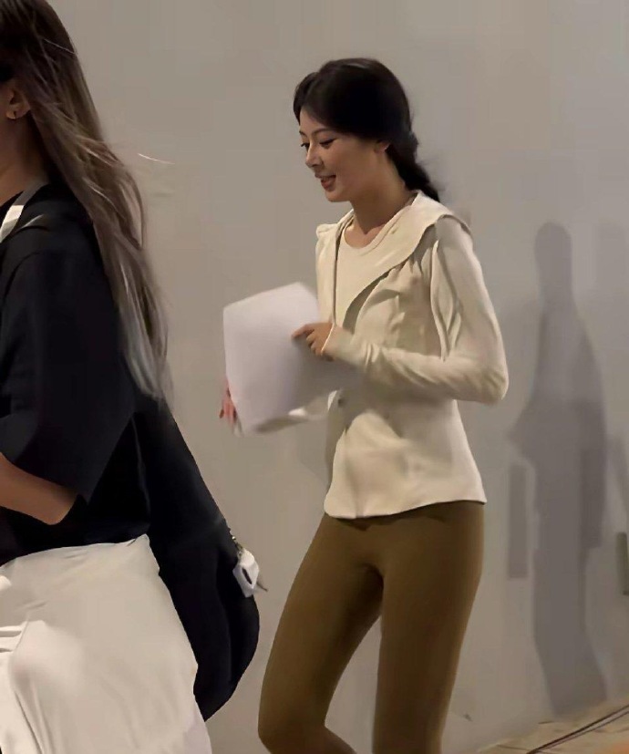 上镜胖十斤是真的，她们现实真的都好瘦啊​​​