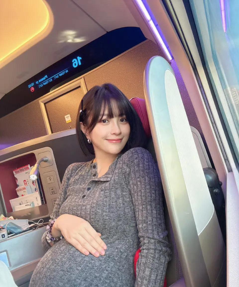 包文婧的艰难抉择：撕开女性事业与家庭平衡困境的缩影当包文婧在镜头前含泪说出“女