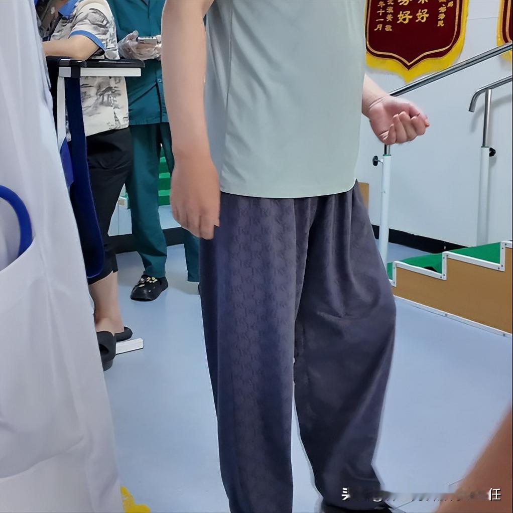 偏瘫3秘诀，让你走路越来越好 如果你有偏瘫姿态，比如说足内翻、足下垂等肌张力