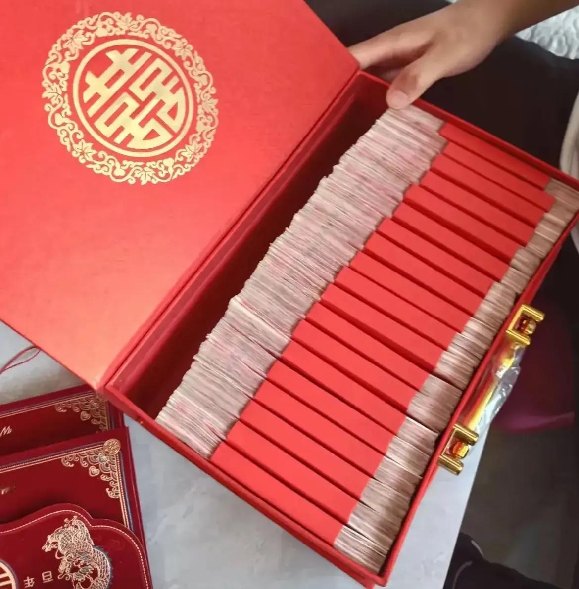 江西姑娘是“招商银行”真是不假。某江西男孩订婚，女方要彩礼38.8万，五金约1