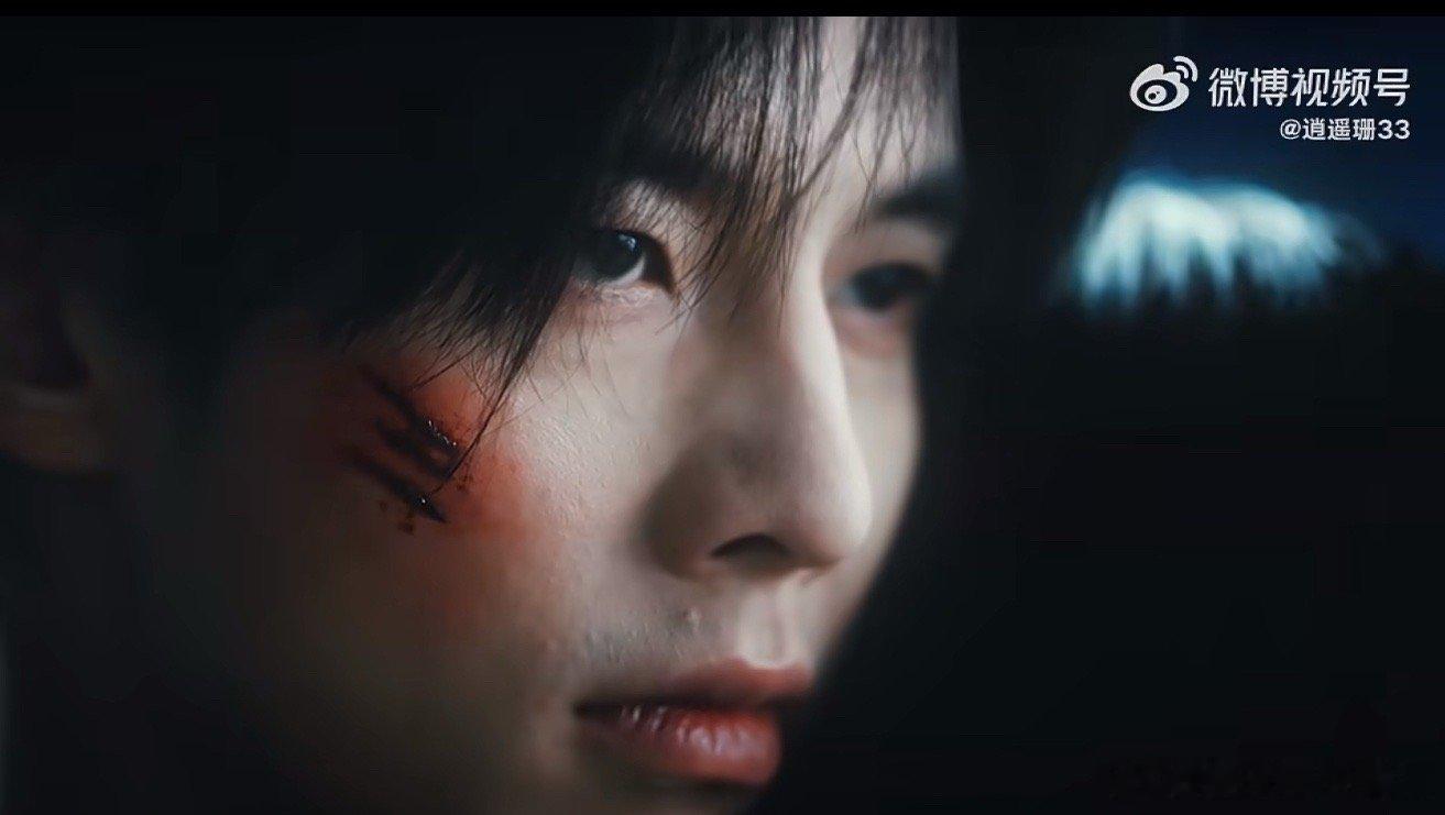 第一次抱是克制第二次抱是放肆网剧双轨暮暮朝朝的两次拥抱直接戳中追剧人的DNA！