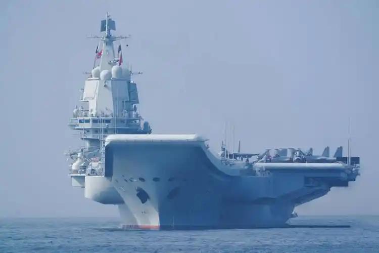 美国、日本这下要慌了！福建舰才公布弹射歼-35战机视频没多久，山东舰也要来凑热闹