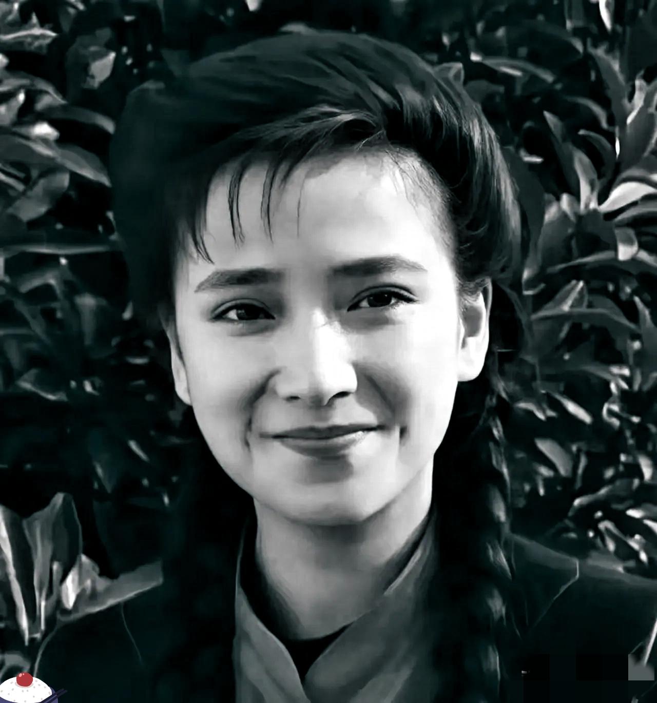 何晴离世，最先发文悼念她的人居然不是廖京生也不是许亚军，而是电影人余泳，这恰