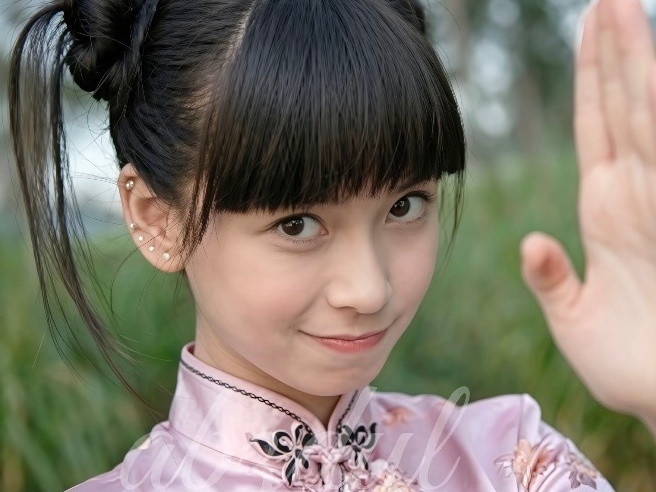 angelababy[比心]Angelababy15岁写真是从小美到大的baby