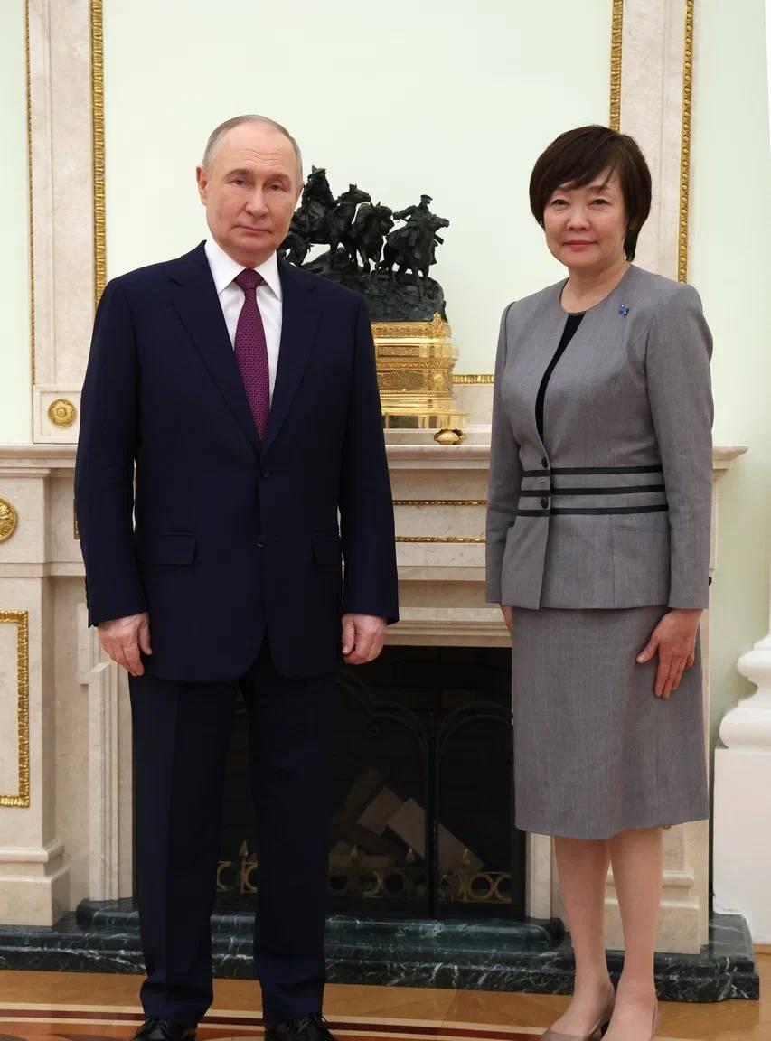 安倍昭惠（日本前首相安倍晋三的遗孀）5月30日发文说：“我在莫斯科克里姆林宫会见