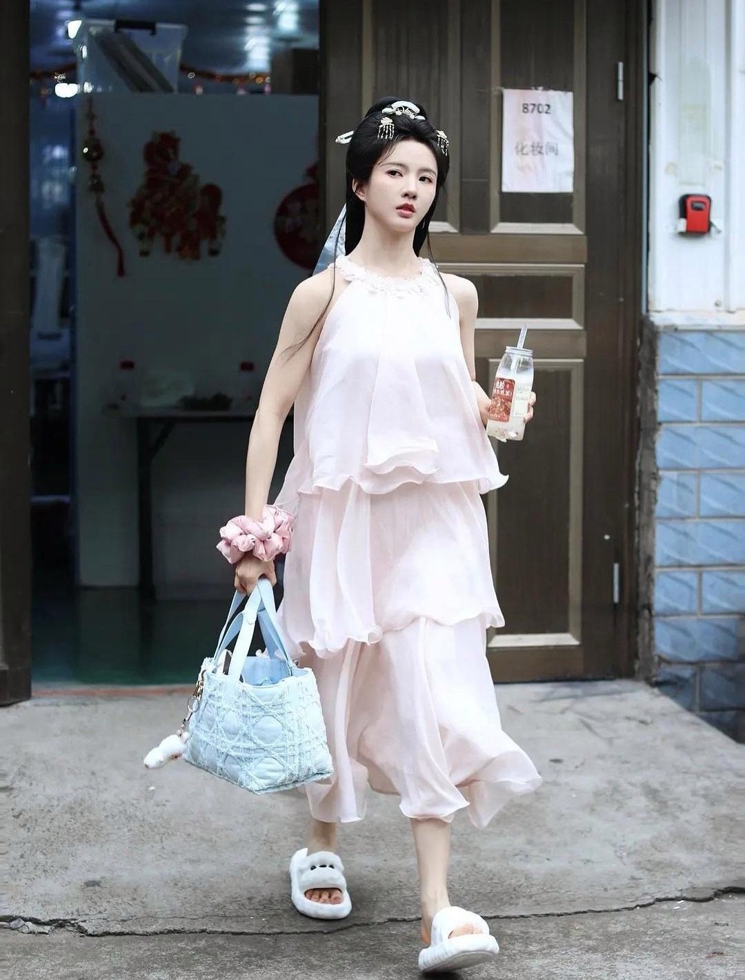 明明是同一条裙子，咋有一条穿的像山寨的